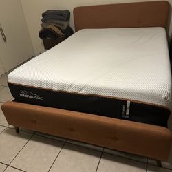 Queen Temper-Pedic FIRM w/ Bed Frame & Sheets