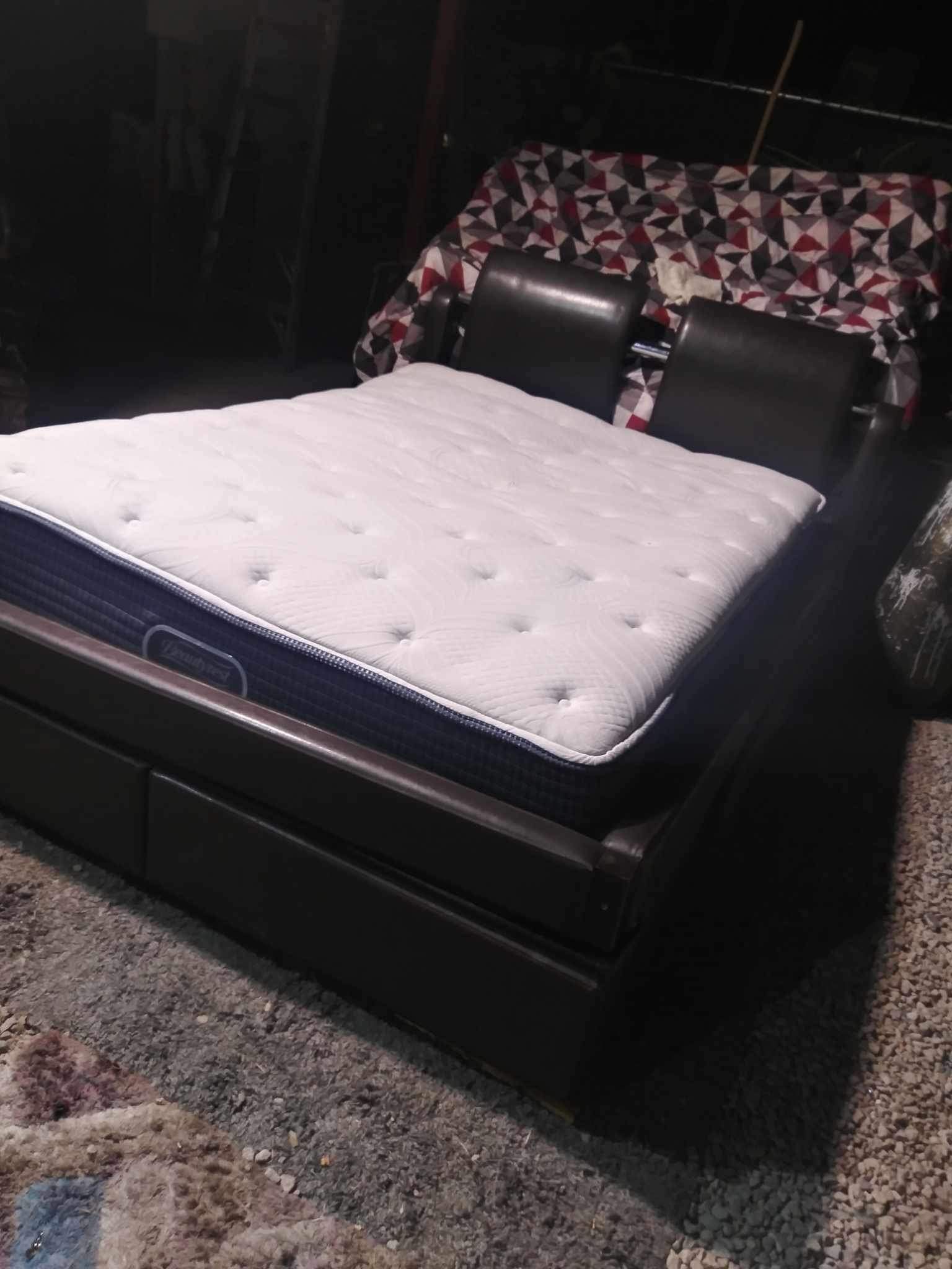 Queen Bed Frame for Sale in Las Vegas, NV - OfferUp