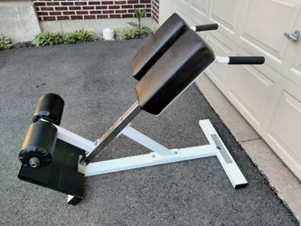 Paramount Back Extension