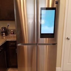 Samsung 4 Door Refrigerator With Screen