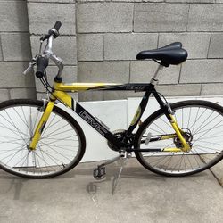 700X35C  Road Series GMC Bike For Mens 7 Speeds Excellent Condition $135