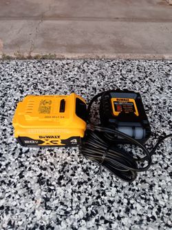 BATTERY AND CHARGER DEWALT