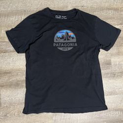 Men’s Patagonia T-Shirt XL Slim Fit Made In USA