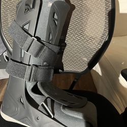 Adult One Size Fits All Immobilizing Boot