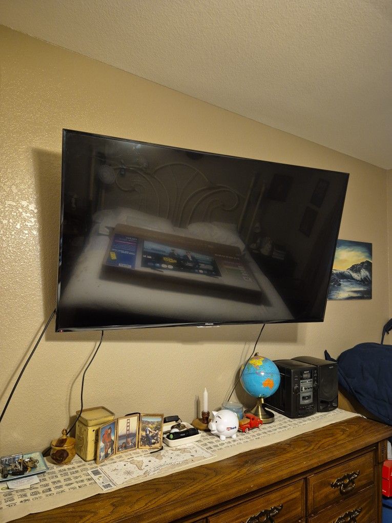 55" TV, Hisense, Reduced