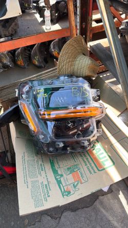 F150 headlight 2022 2024