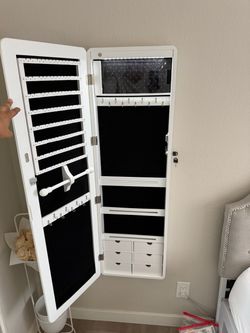 Mirror jewelry cabinet - wall mounted