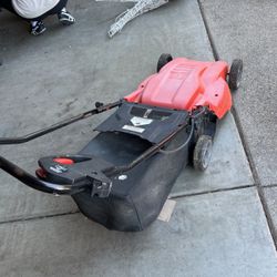 Black & Decker Electric Lawn Mower