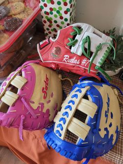 Soto First Base Gloves