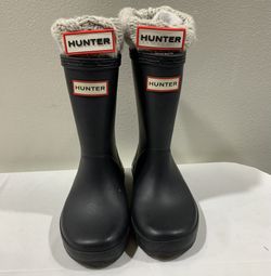Hunter Kids girls size 9/10 First Classic black Rain Boots with Hunter Knit Boot Liners.