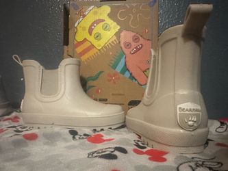 Bear paw rain boots 7c