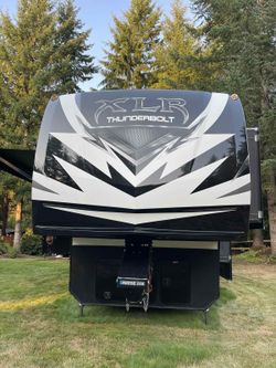 2020 XLR Thunderbolt