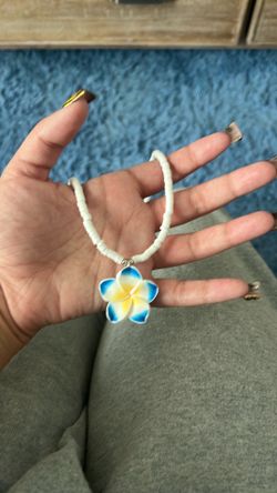 Beach flower necklace