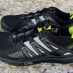 SALOMON TRAIL RUNNING SHOES