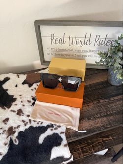 Lv glasses