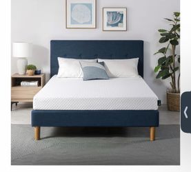 Used Zinus Calm 10" Queen Tight Top Cooling Gel Memory Foam Mattress, Pressure Relieving good condition