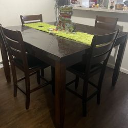 Brown Square 4 Chairs dining room table