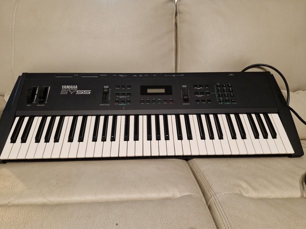 Yamaha SY55 Vintage Synthesizer – Great Condition – Fully Functional