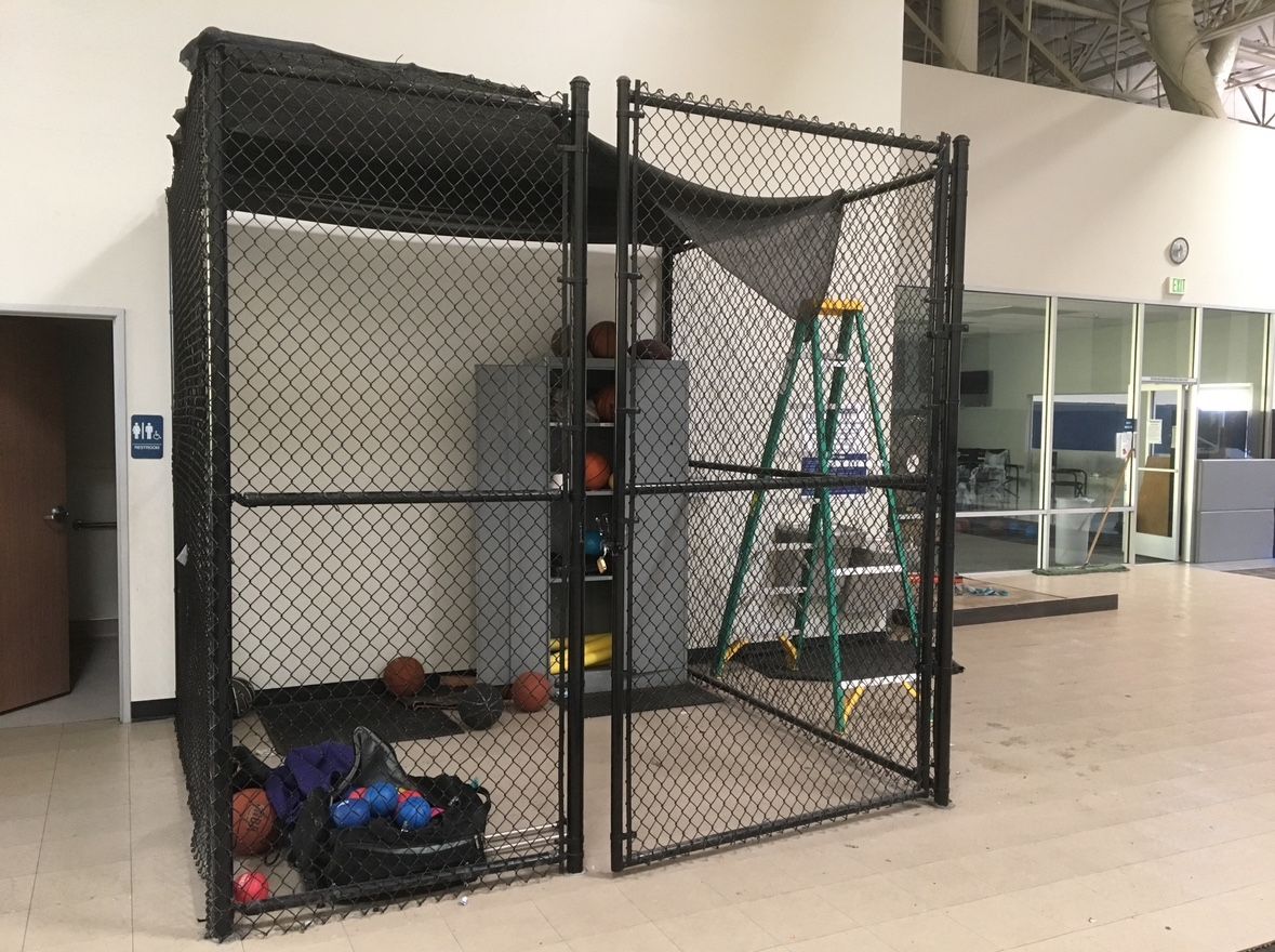 Black Chain Link Fence - Cage w/Gate