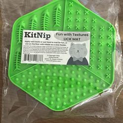 Cat Lick Mat / Slow Feeder