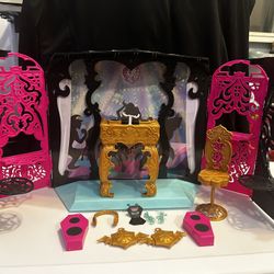 13 Wishes Party Lounge & Doll