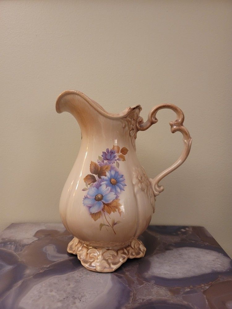 Vintage Pitcher πΊπΊπ¦