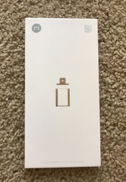 Magnetic charging adapter