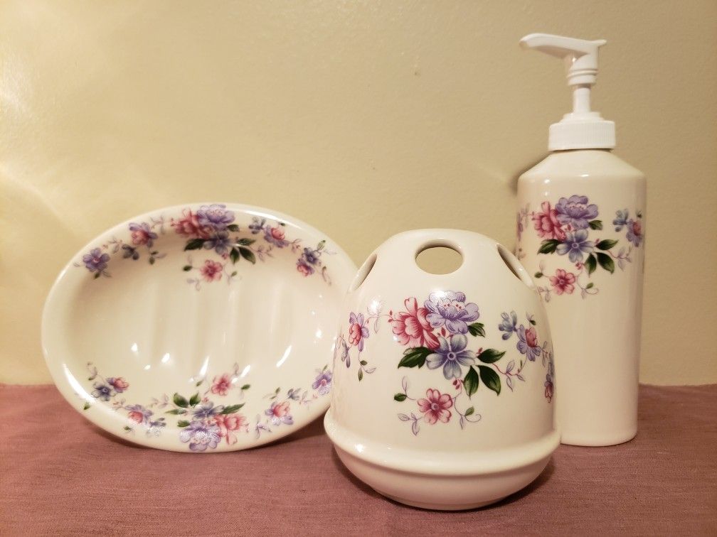 Crown Heritage Ceramic Bathroom Set