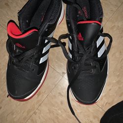 Adidas men sneakers (10.5)