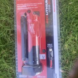 MILWAUKEE 550 Lumens LED REDLITHIUM USB Stick Light W/Magnet•NEW•