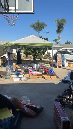 💥👀📣YARD SALE