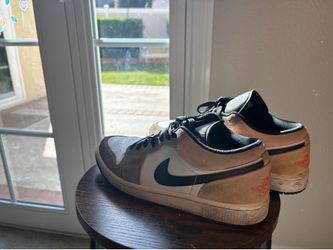 Air Jordan 1 Low Size 9 Men White Tan Black Used