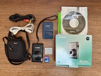 Canon PowerShot ELPH 300 HS Digital Camera Bundle