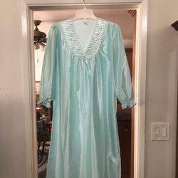 Girls Size Large Long Nightgown Sleep wear. V-Neck with pretty lace.  Very pretty.  Brand new never worn.  Smoke free home 