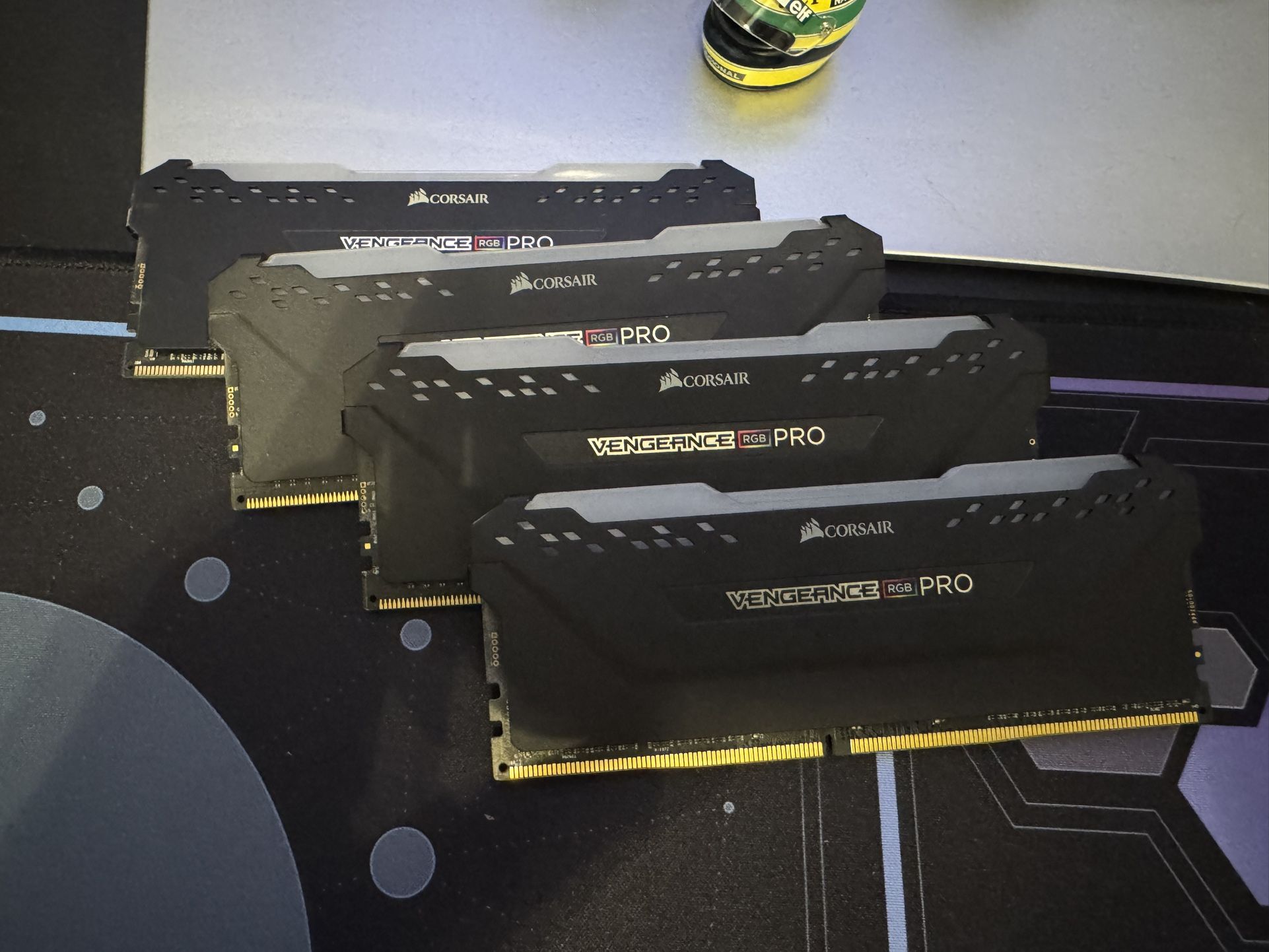 32GB RAM Corsair Vengeance RGB PRO