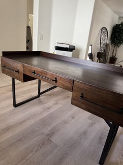 Beautiful Ashley desk “Starmoore”