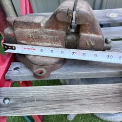 Craftsman 3-1/2" Swivel Bench Vise