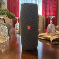 JBL Charge 4 Speaker