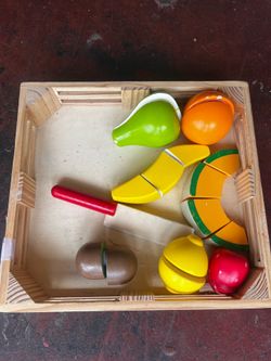 Melissa & Doug fruit cutting