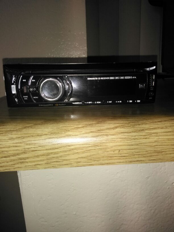Dual XDMAR6720 AM/FM CD Player with MP3/Full iPod/iPhone Control and Bluetooth