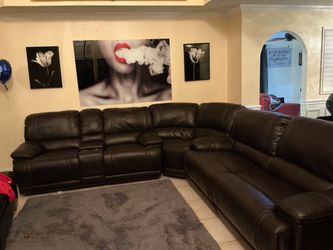 Beautiful like new sectionl