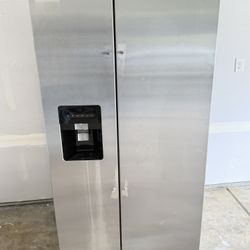 Brand New Fridge Never Used Whirl Pool 