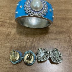 Silver/Blue Finish Fashion Bangle & clip on earrings