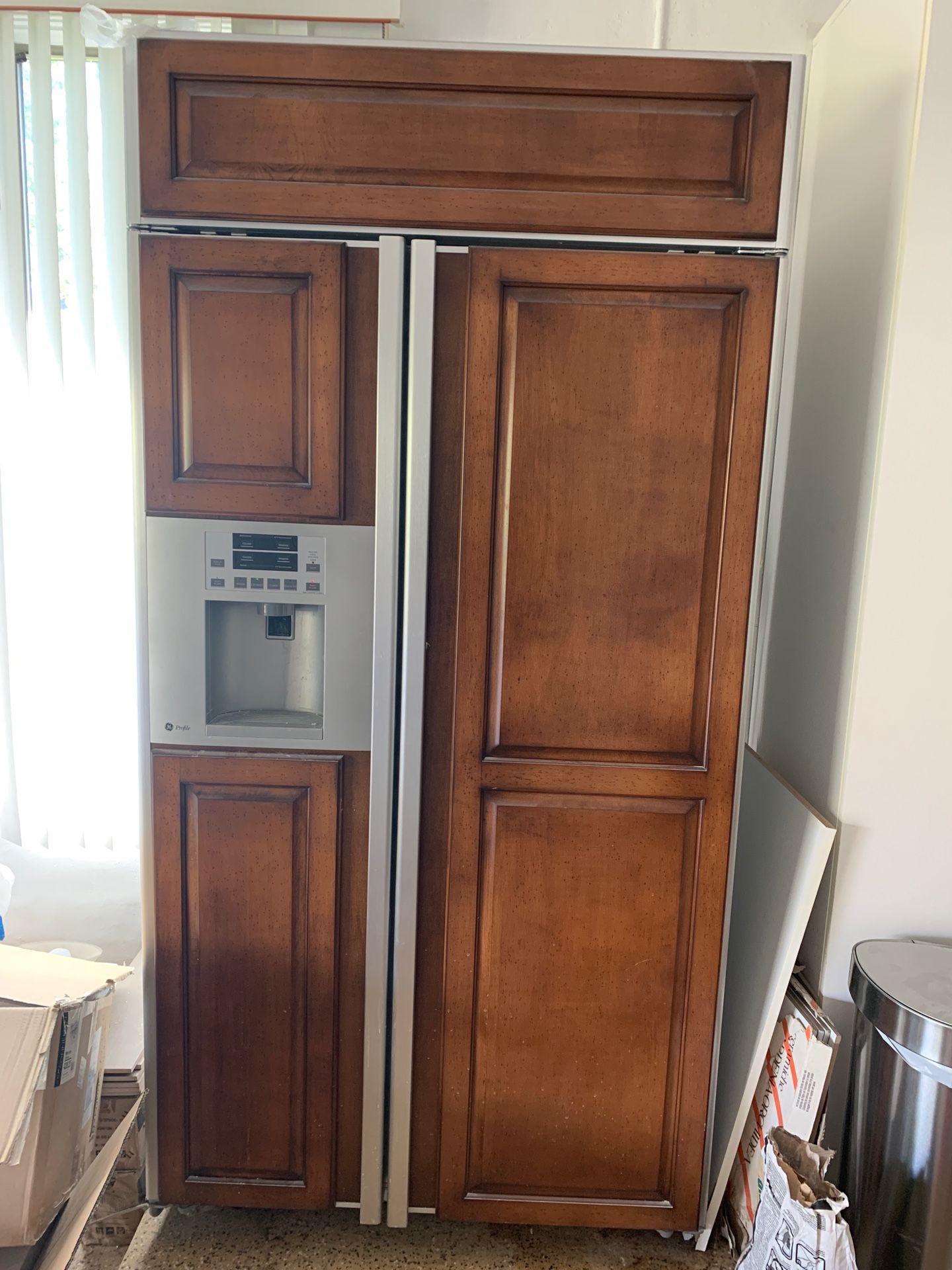 Refrigerator two doors