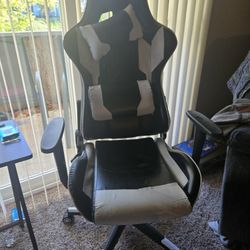 White S-Racer Chair