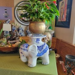Elephant Blu And White Plant Stand