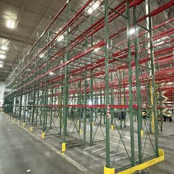 Industrial Teardrop Pallet, Racking Beams, Upright Wire Decks