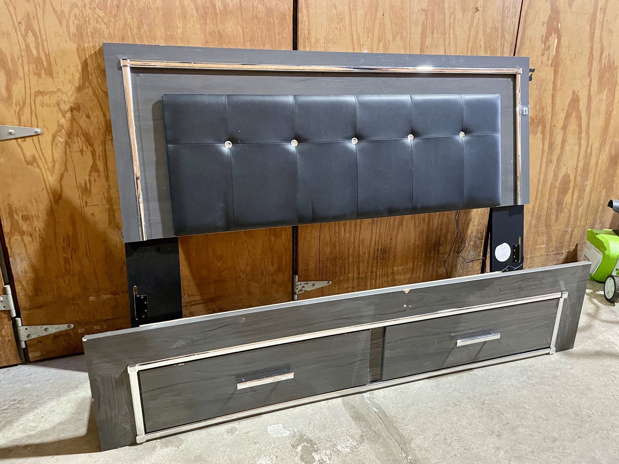Bedroom Set 5 Piece Set Queen Bed Plus Dresser, Mirror Nightstand Bed headboard and Frame
