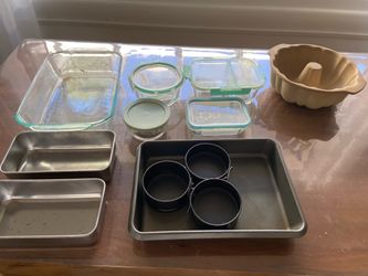 Kitchen items moving sale lot