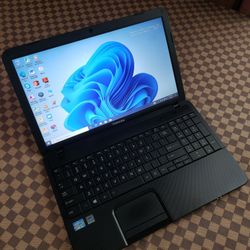 15.6"inch Intel Core i3 Toshiba Laptop, 500GB HDD, 4GB RAM, Inbuilt Bluetooth, HDMI, DVD RW📀 And a WebCam. Windows 10 Installed.